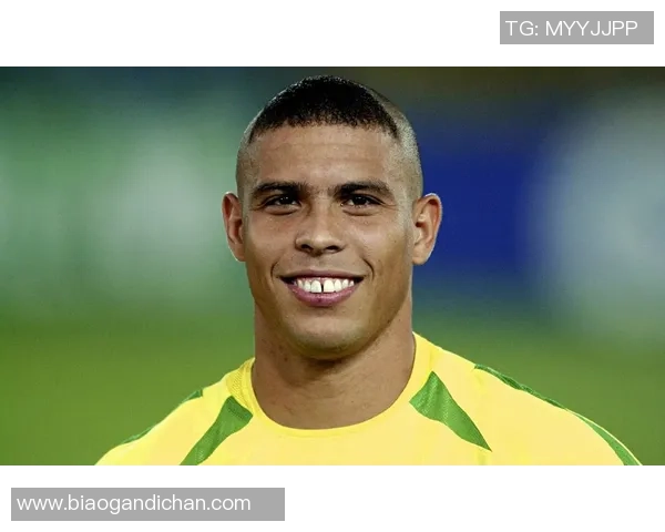 足球明星罗纳尔多独特发型解析与时尚影响力探讨 足球明星罗纳尔多独特发型解析与时尚影响力探讨