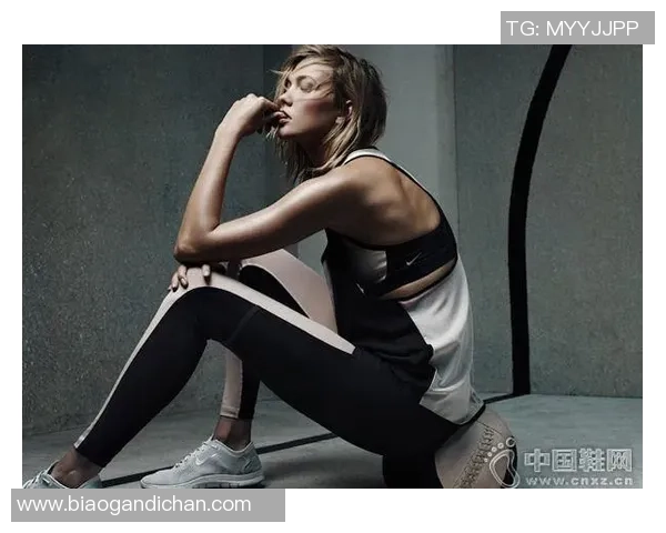 足球明星翘臀写真展现运动魅力与时尚风采的完美结合